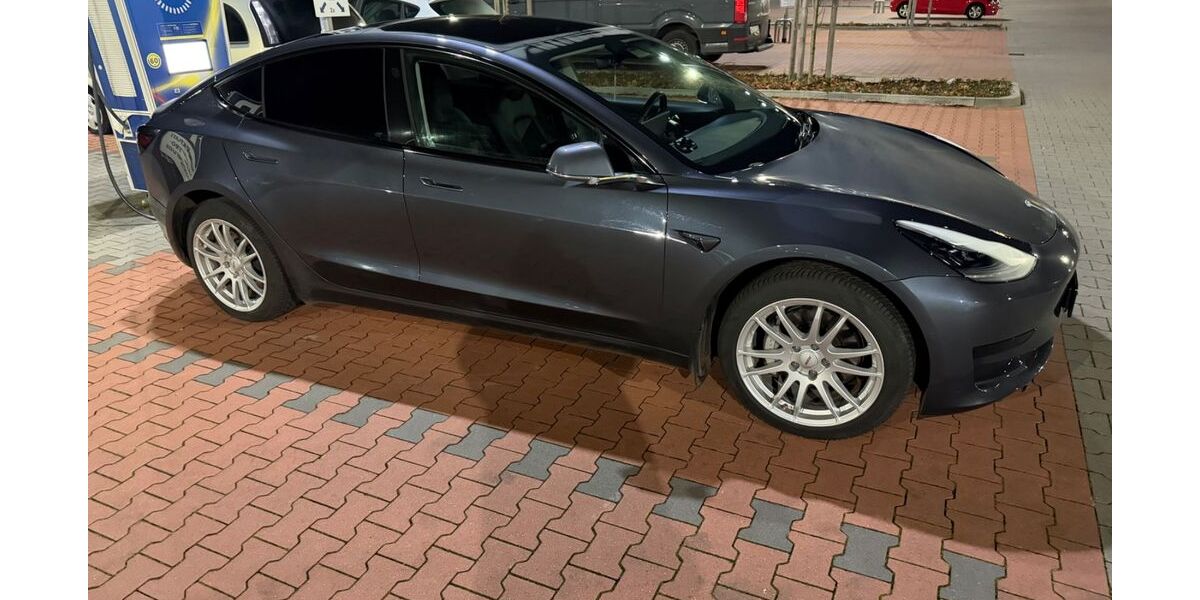 Tesla Model 3 73.187 km 22.999 &euro; Lehrte 31275