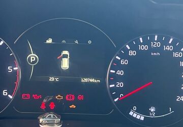Kia Carens 128.744 km 10.600 &euro; Stadthagen 31655